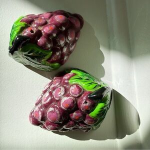 Salt and pepper shakers bunches of grapes